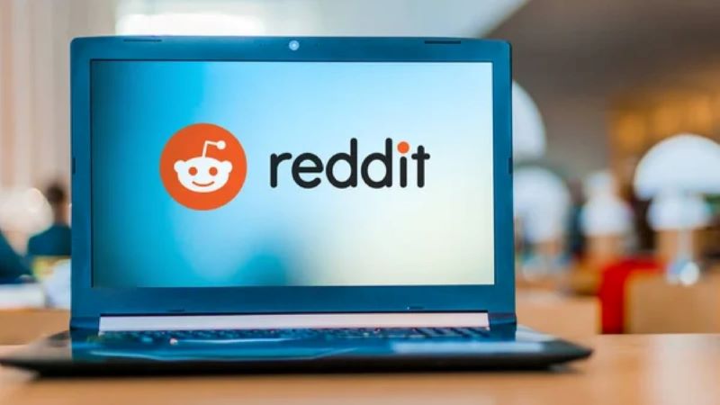 Image showing Reddit logo on a Laptop